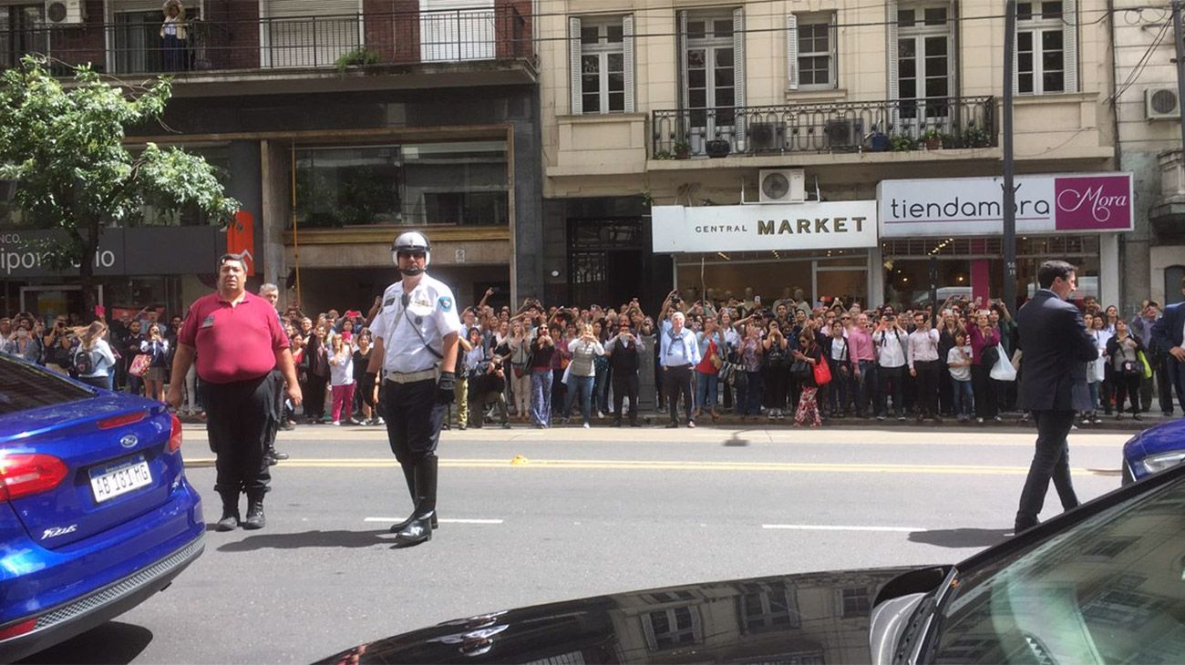 Emmanuel Macron visitó la librería El Ateneo Splendid