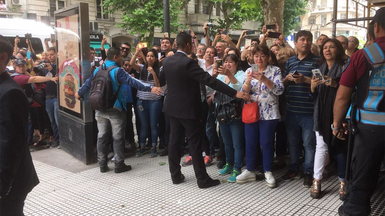 Emmanuel Macron visitó la librería El Ateneo Splendid