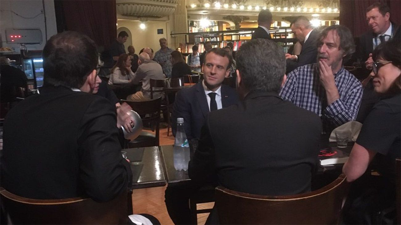 Emmanuel Macron visitó la librería El Ateneo Splendid