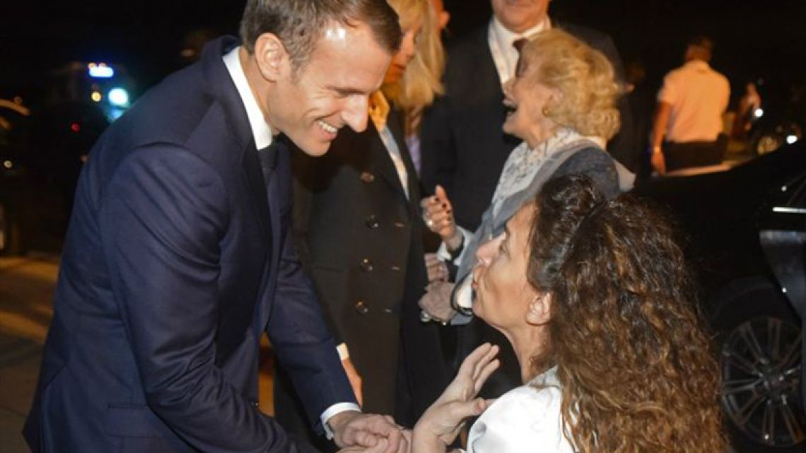 Vice-President Gabriela Michetti welcomes French President Emmanuel Macron to Argentina upon his arrival to Ezeiza airport.