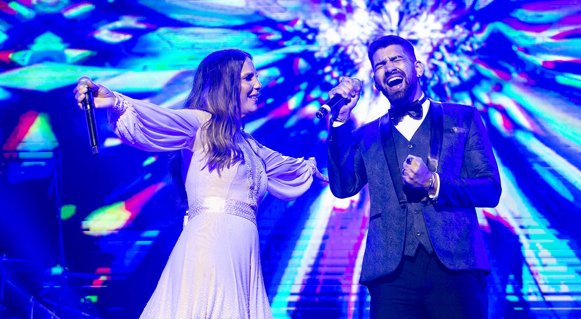 Caras Brasil festejó su 25° aniversario. Ivete Sangalo dio un show para los presentes. 