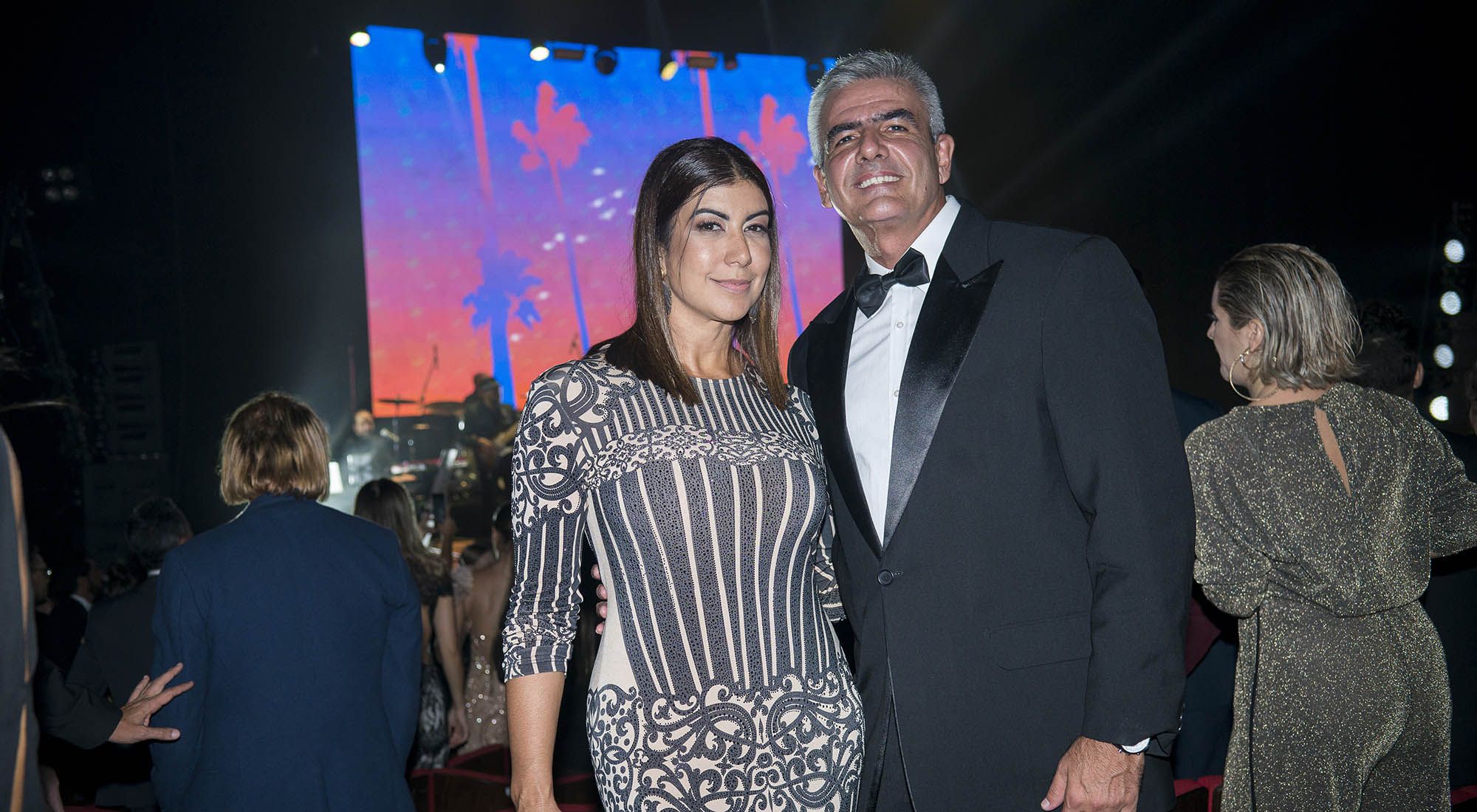 Caras Brasil festeja su 25° aniversario.