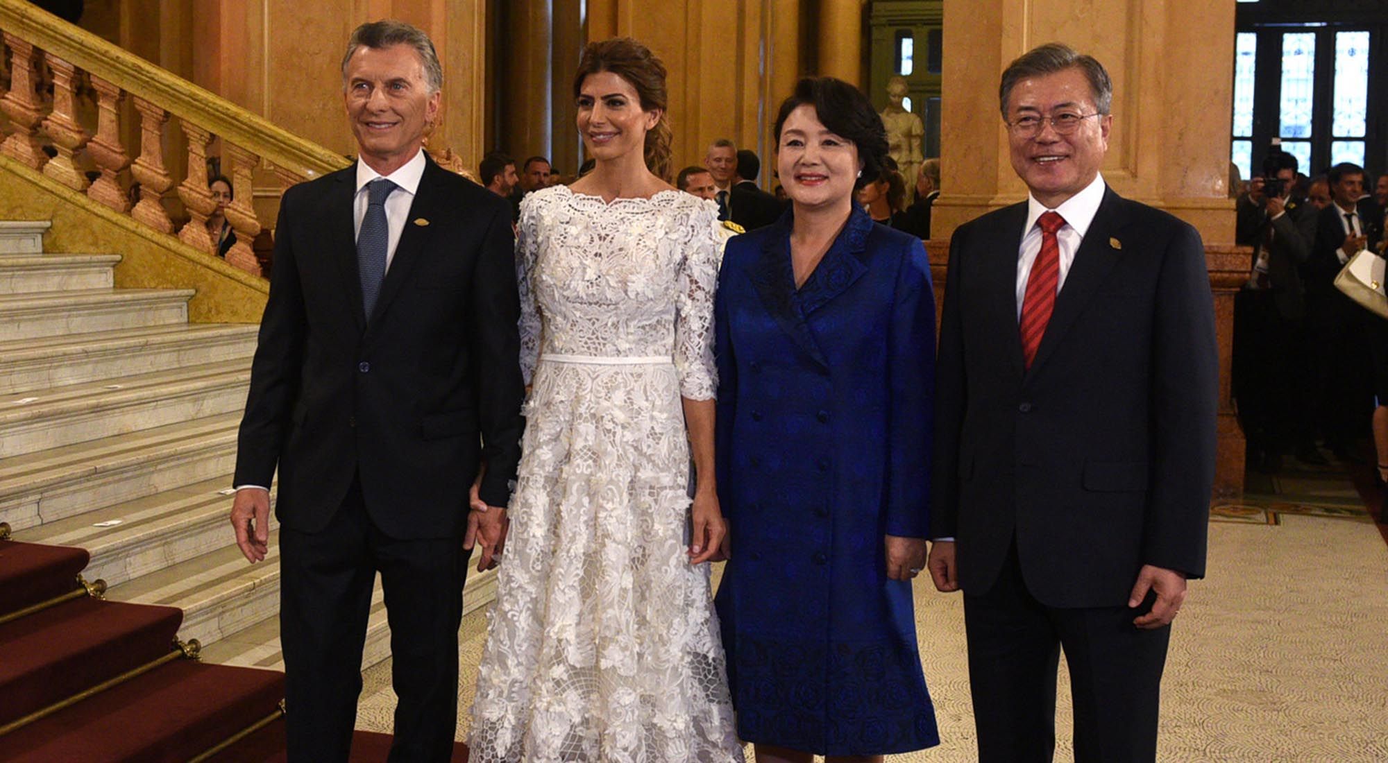 Moon Jae In, presidente de Corea del Sur y su esposa fueron recibidos por Macri.