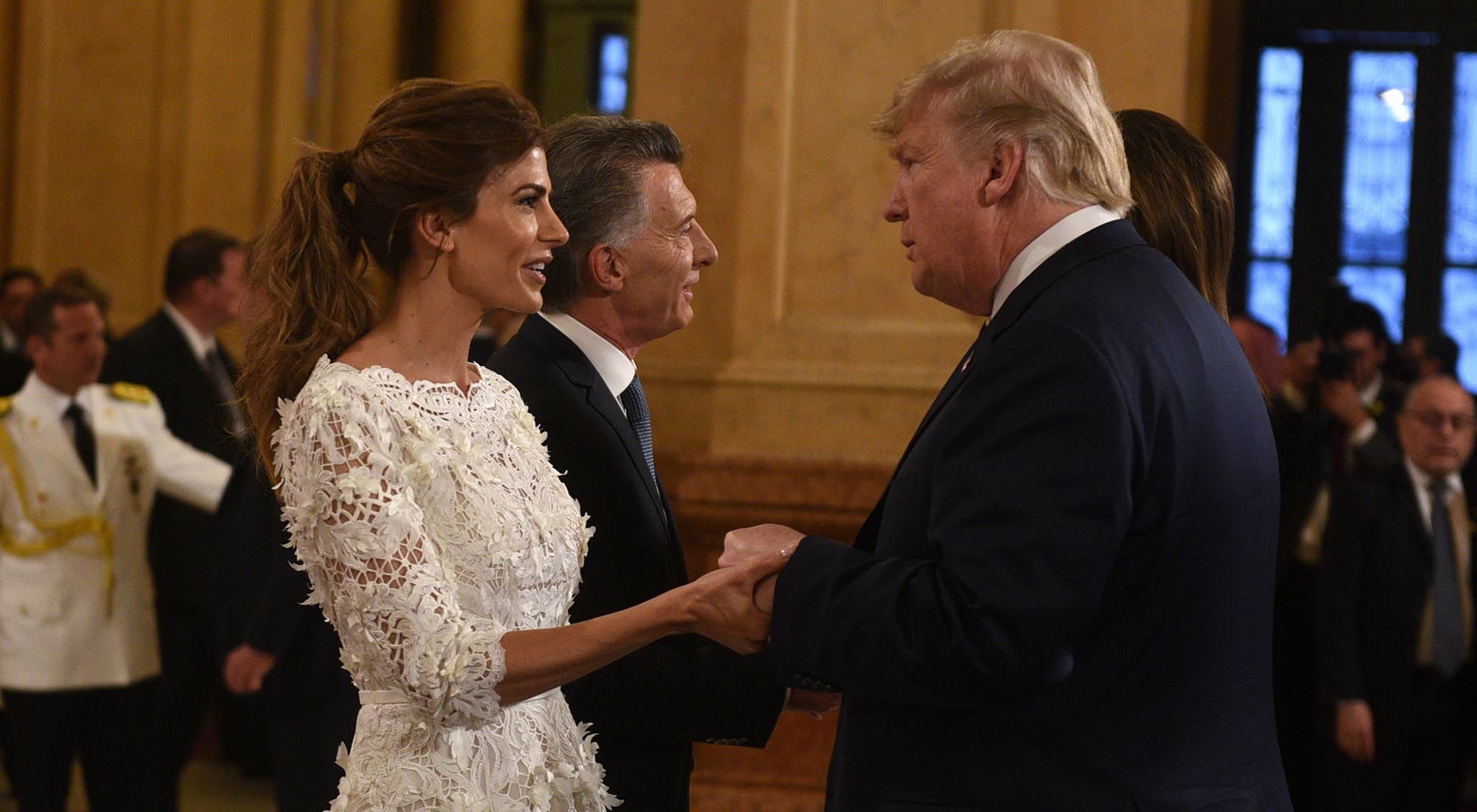 Juliana Awada recibe a Donald Trump.