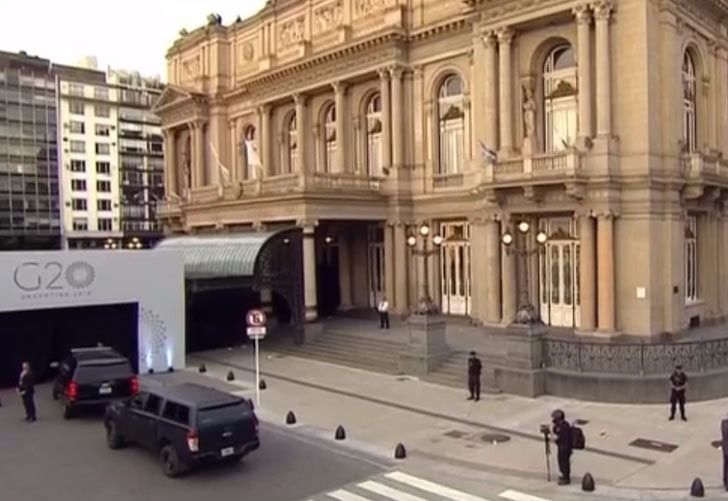 El Teatro Colón se vio sumergido en un potente dispositivo de seguridad para la función de gala ofrecida a los líderes del G20.