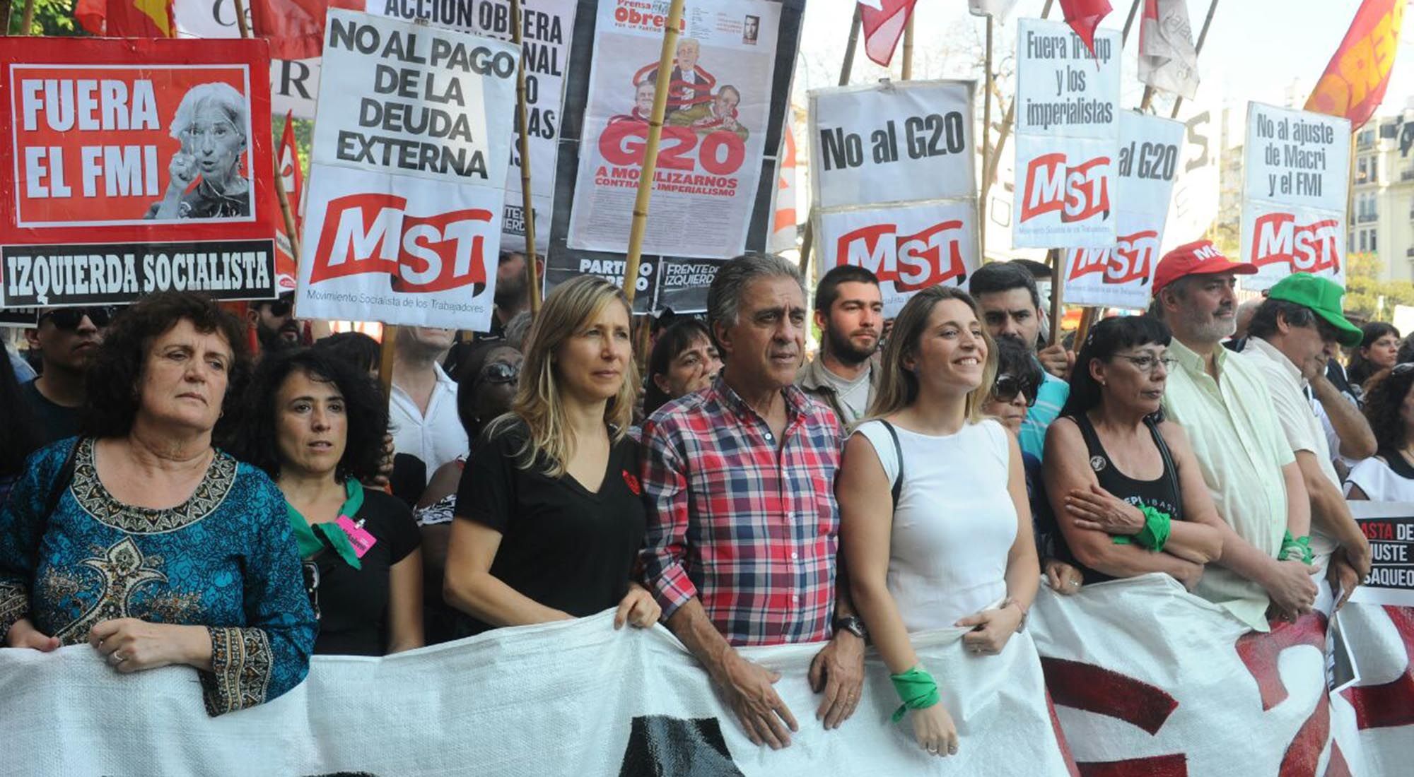 Marcha anti G20. Distintas agrupaciones políticas y sociales manifestaron en Buenos Aires.