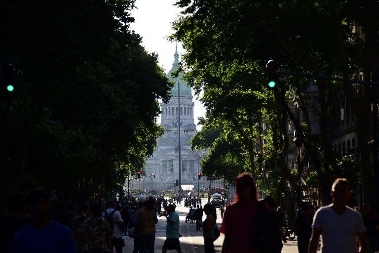 En el marco de un férreo operativo de seguridad que restringió hoy los accesos al centro de la Capital Federal, la izquierda se adueñó del papel protagónico de una marcha crítica al G-20 que si bien fue relevante, no alcanzó la magnitud de otras movilizaciones de la oposición.