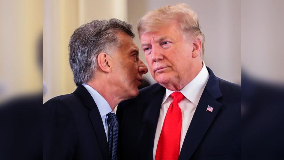 Acercamiento. Pasadas las 7, Macri recibió a Trump, que se enojó con la traducción y tiró el audífono.