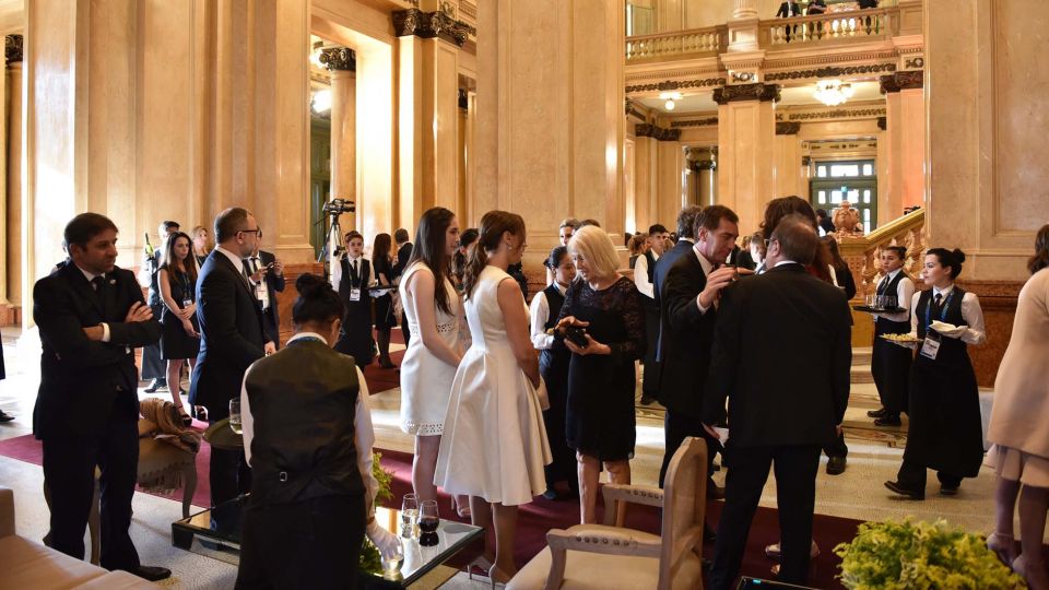 La gala por el g20 en el colon