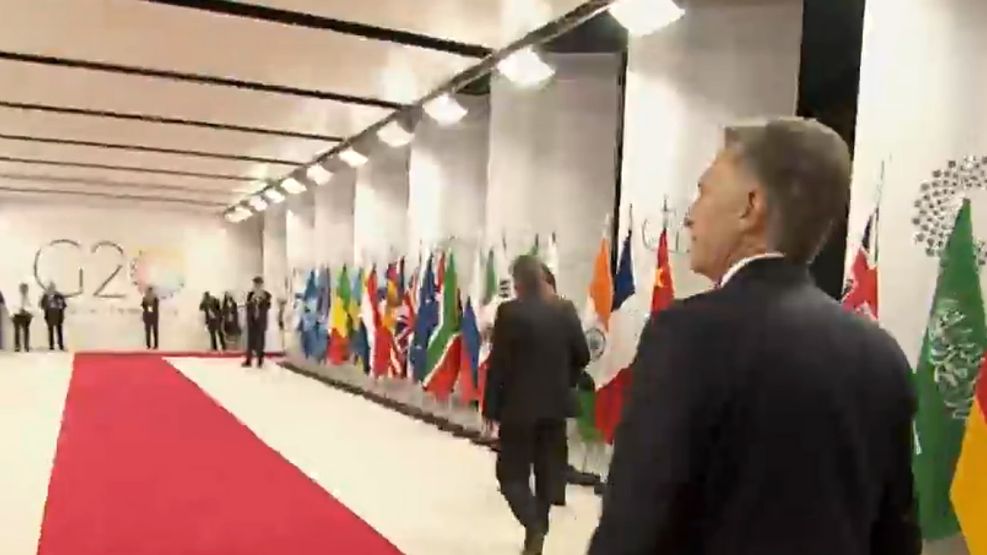 Macri llegando al Centro Costa Salguero, para el inicio del G20.