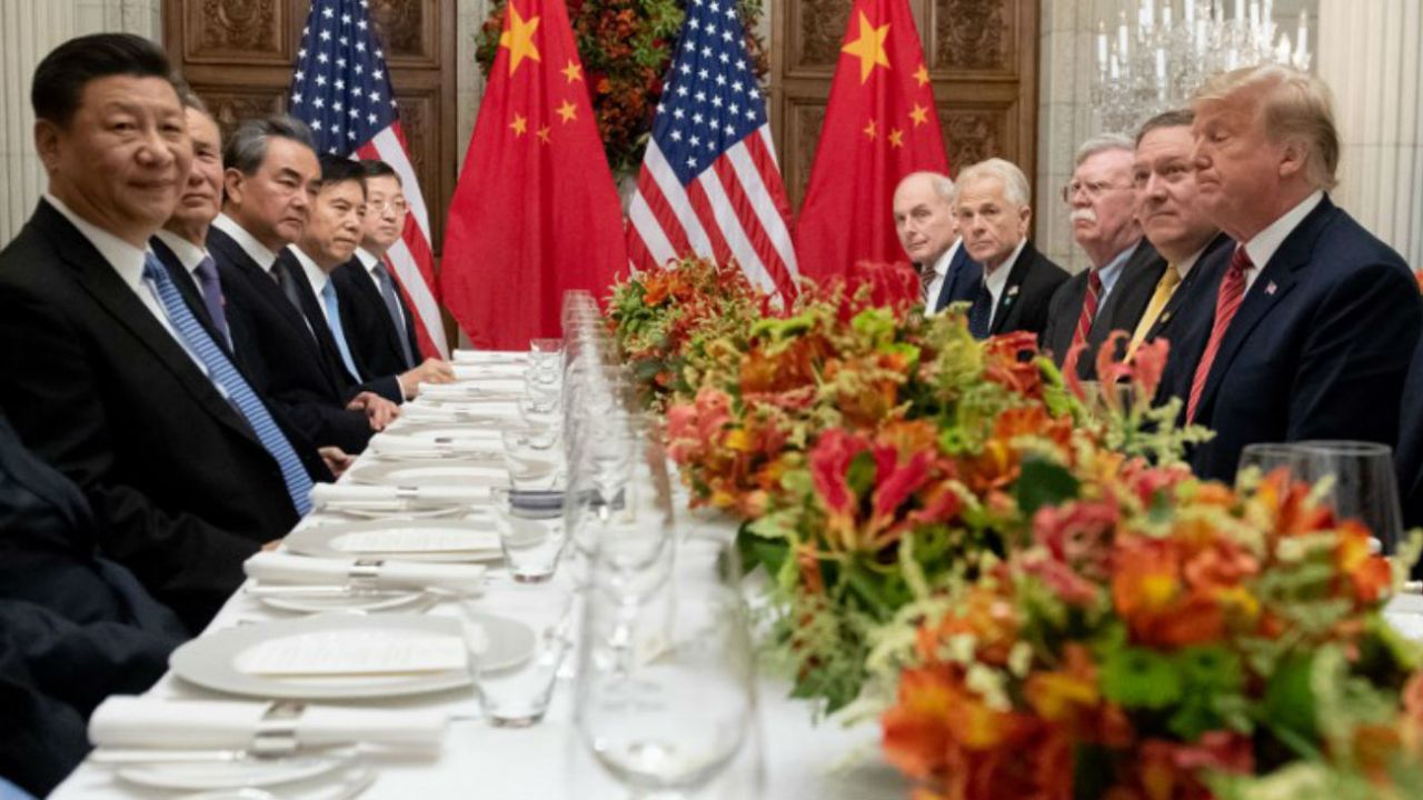 Jogo de xadrez entre Trump e Xi Jinping