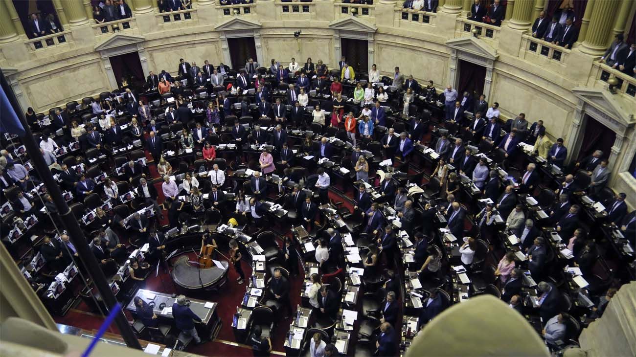 Quiénes son los diputados que más viajaron al exterior en el último año y medio