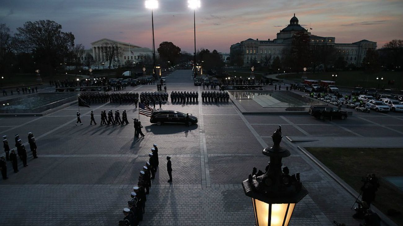 Durante tres días, miles de estadounidenses pudieron despedirse del expresidente George H. W. Bush en la Rotonda del Capitolio, en Washington.