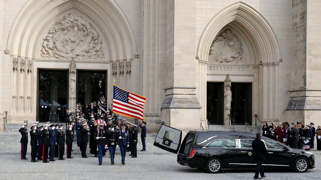 La Catedral Nacional de Washington fue el escenario del funeral religioso en honor al que fuera presidente de EE.UU. entre 1918 y 1993.