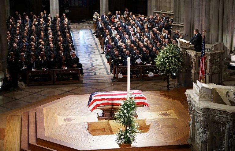 El mundo político estadounidense e internacional se despidió hoy del ex presidente George H.W. Bush, en una ceremonia fúnebre celebrada en la Catedral Nacional de Washington.