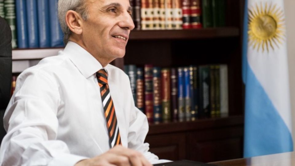 Dr. Carlos Raúl Nayi
