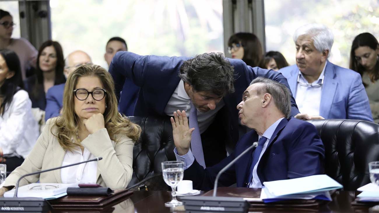 Graciela Camaño, Juan Bautista Mahiques y Miguel Ángel Pichetto.