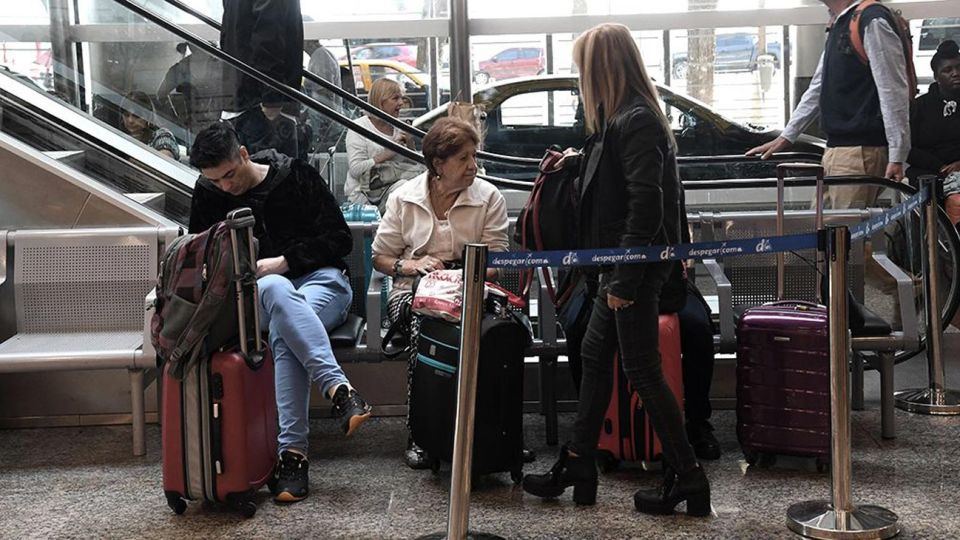 Asambleas en Aeroparque generan demoras en los vuelos de este martes de la compañía Avianca.