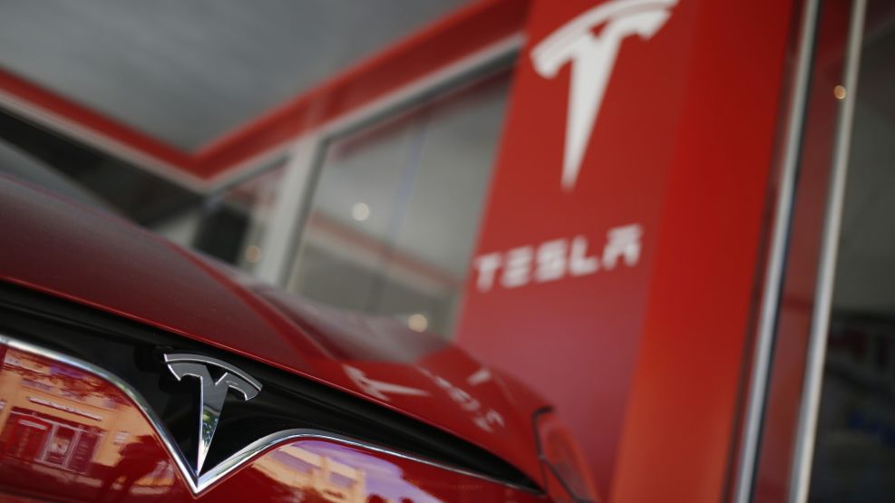 Musk Wants to Build Tesla Store in His South African Homeland