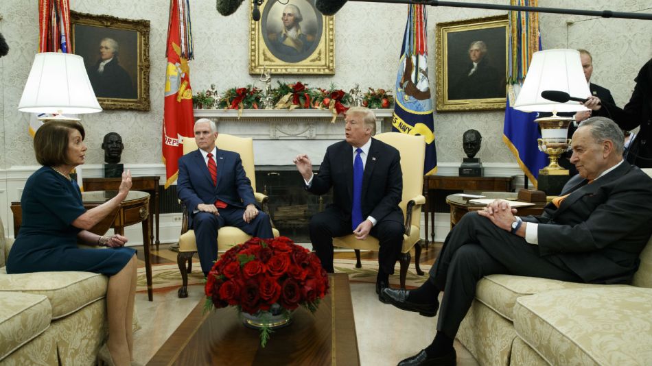 Trump democratas salon oval g_20181213