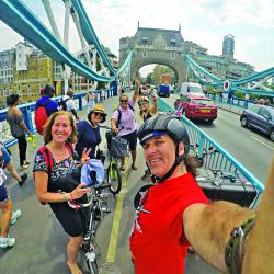 Una experimentada pareja partió desde Londres para recorrer las ciclovías del Reino Unido. Por qué eligieron este tipo de bicis.