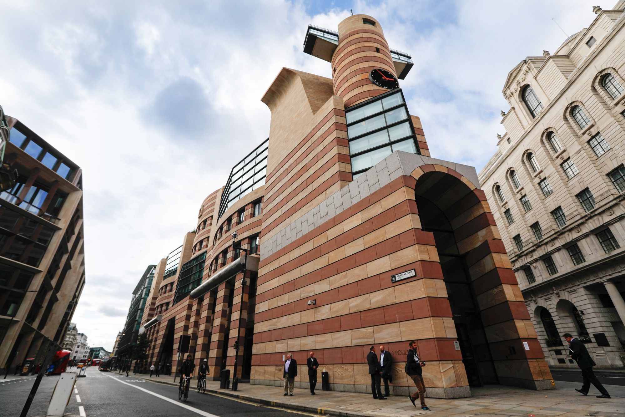 Hana Financial Group Inc. In Talks For WeWork London Office