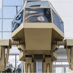 El fabricante de armas Kalashnikov presentó un nuevo robot dorado de tres metros de altura que parece salido de las películas de ciencia ficción.