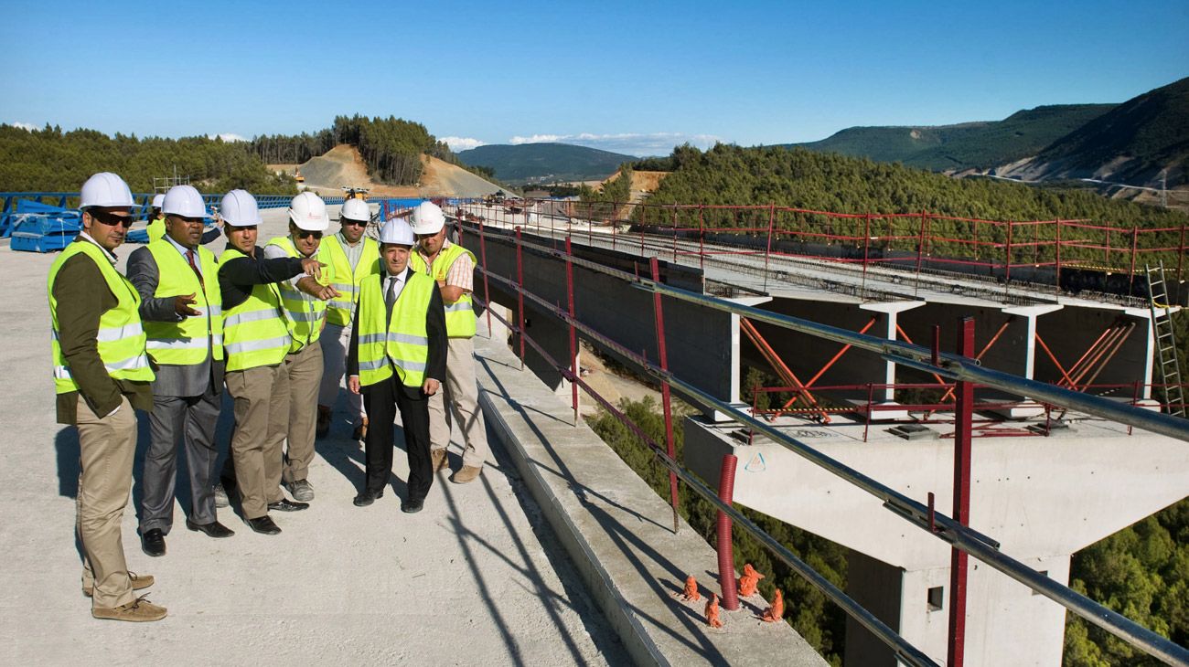 Imagen de carácter ilustrativo | El Gobierno de Mauricio Macri le puso punto suspensivo a todos sus proyectos de infraestructura que iban a ser financiados con el esquema de Participación Público Privada.