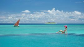 En la capital viven 100.000 personas en un área de dos kilómetros cuadrados. Está lleno de mezquitas, edificios de departamentos y oficinas.