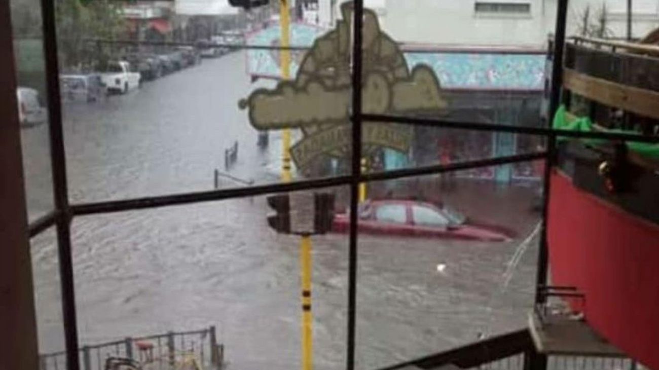 Diluvió en Buenos Aires y hubo anegamiento de calles.