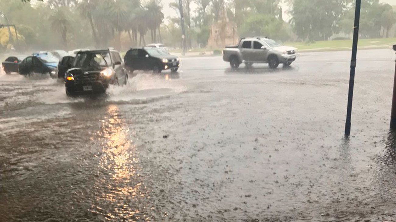 Intenso temporal de lluvia cae sobre Buenos Aires y el Conurbano