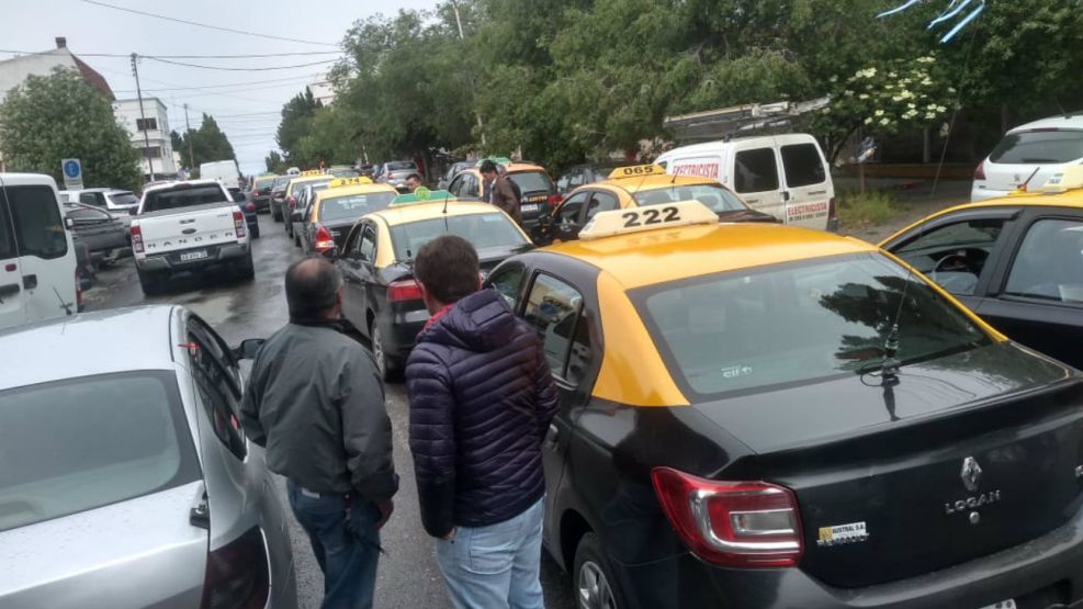 Protesta de taxistas contra Uber en Santa Cruz