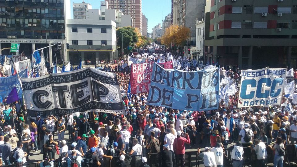 Barrios de Pie, la Confederación de Trabajadores de la Economía Popular y la CCC.