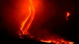 erupcion volcan anak krakatoa indonesia ap