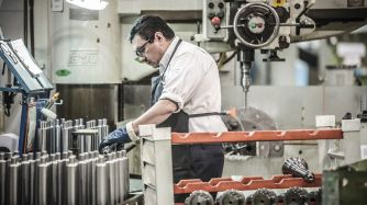 La industria sigue en rojo
