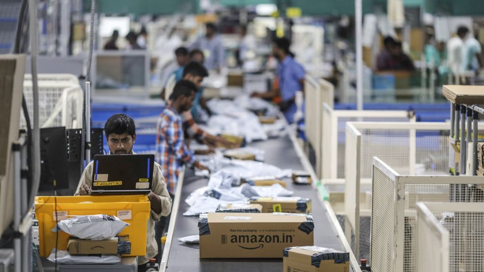 Inside Amazon.com's Biggest Fulfillment Centre in India 