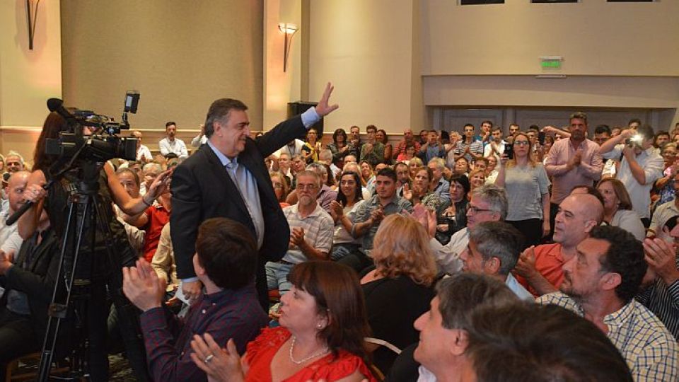 TELEFONO A MESTRE. “Los aparatos son cada vez más ‘aparatitos”, el mensaje de Negri hacia adentro de Cambiemos Córdoba.