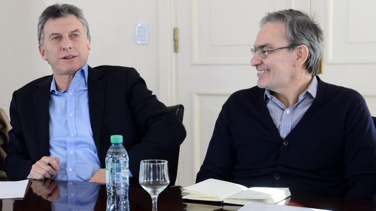 Con Dujovne y Lopetegui, Macri arma una mesa chica con petroleros