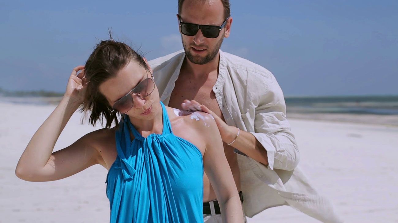 Otra de las recomendaciones a tener en cuenta para cuidarse del sol, es evitar exponerse durante mucho tiempo en la franja horaria que abarca de las 11 a las 16:30.