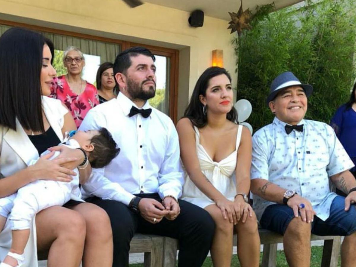Exitoina Diego Maradona Estuvo Presente En El Bautismo De Su Nieto