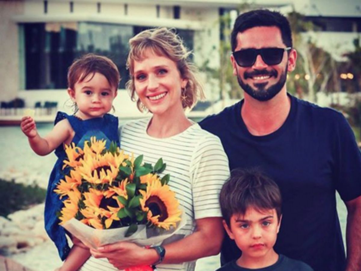 Caras Las Vacaciones Familiares De Gonzalo Heredia Y Brenda Gandini
