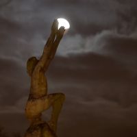 france-moon-eclipse