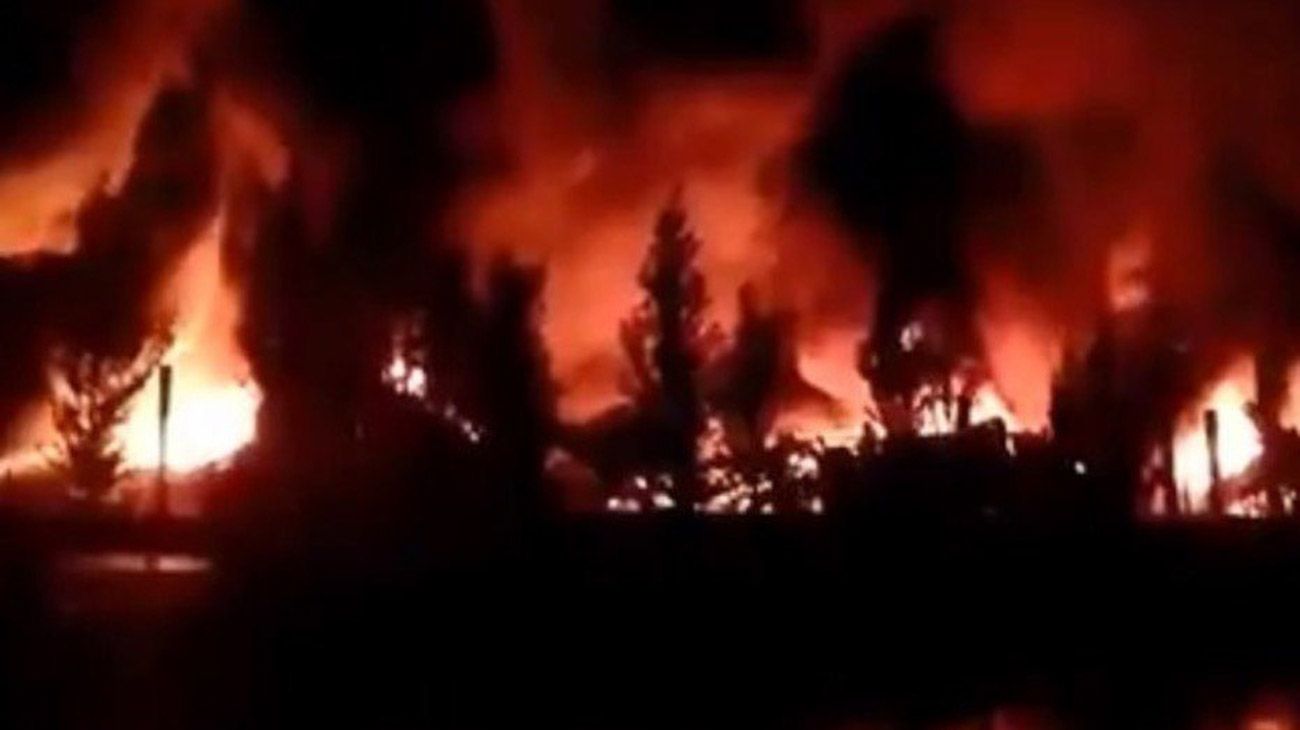 Incendio de embarcaciones en una guardería náutica de la zona de Villa La Ñata, en el partido bonaerense de Tigre.