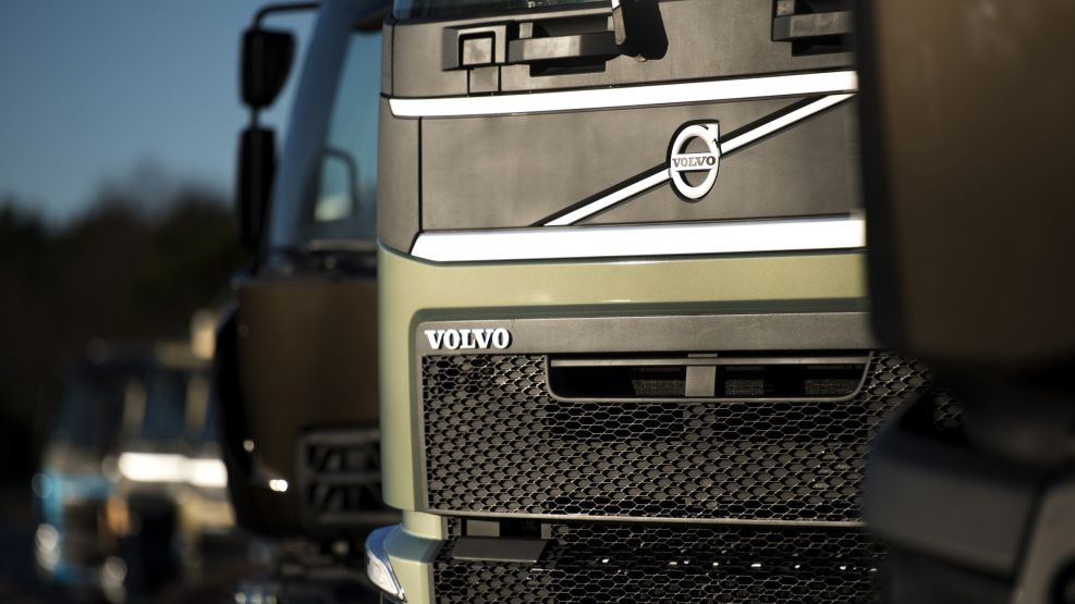 U.S. Clean-Air Regulators Talk With Volvo Over Truck Emissions