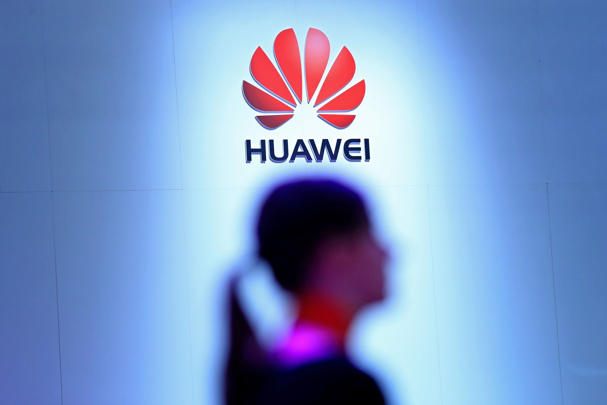 Huawei Demotes Workers After Embarrassing Tweet From An iPhone