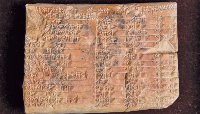 Comparacion. También en las tablillas cuneiformes es preciso descriptar el mensaje codificado.