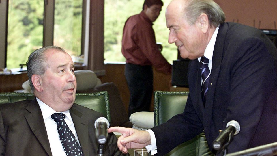 LA COSSA NOSTRA. Julio Humberto Grondona y Joseph Blatter, los ex capos de la FIFA, serán caracterizados en una superproducción.