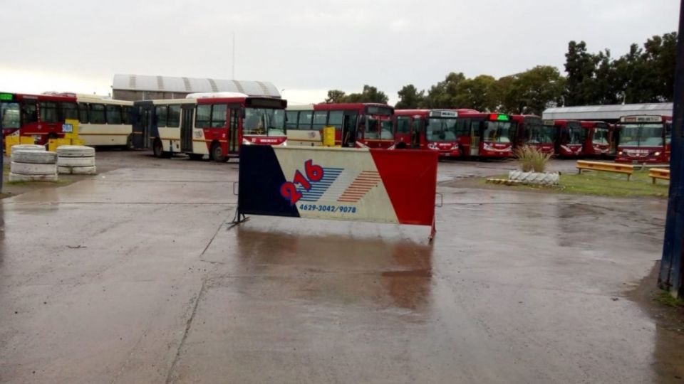 Un chofer de la empresa Línea 216 fue atacado por un pasajero.