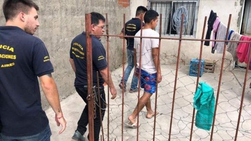Tras hallazgo de un bebé calcinado en un descampado de La Plata detuvieron a una pareja.