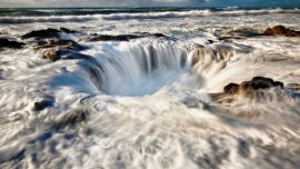 Está en la costa de Oregón, Estados Unidos, y pareciera que se traga el mar. Es un atractivo irresistible para los amantes de la fotografía.